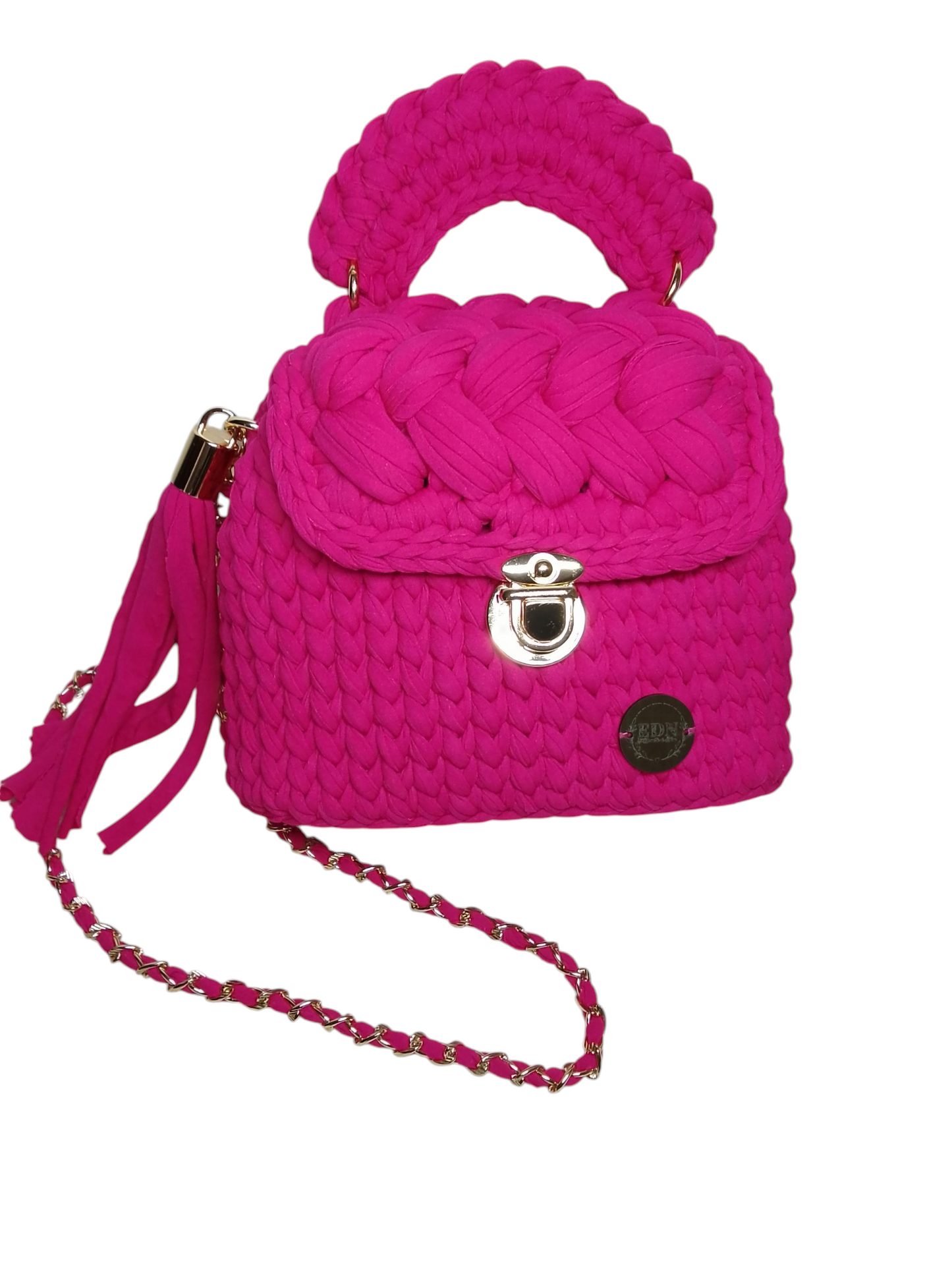 Bolso en trapillo pluma color fucsia. Bolso ligero tejido a mano.