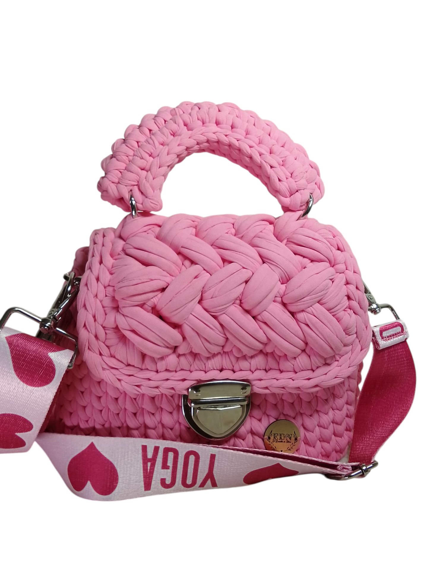 Bolso rosa en trapillo pluma. Bolso tejido rosa