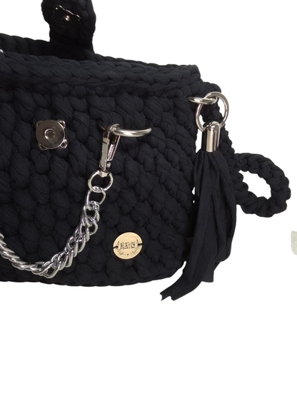 Bolso elegante negro hecho a mano