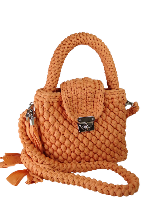 Bolso Camel en trapillo pluma. Bolso elegante en trapillo pluma