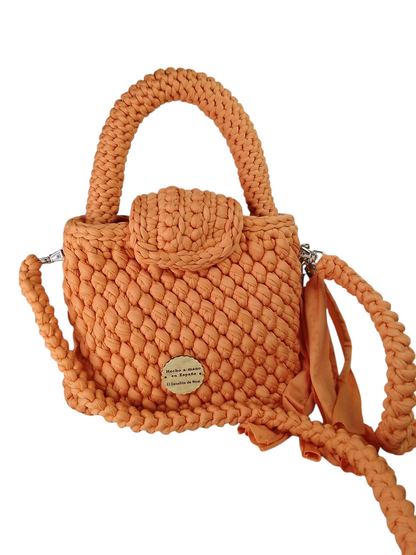 Bolso Camel en trapillo pluma. Bolso elegante en trapillo pluma