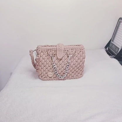 Bolso beige elegante hecho a mano. Bolso ligero handmade